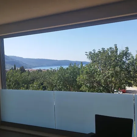 M&d Appartments Appartamento Komiža